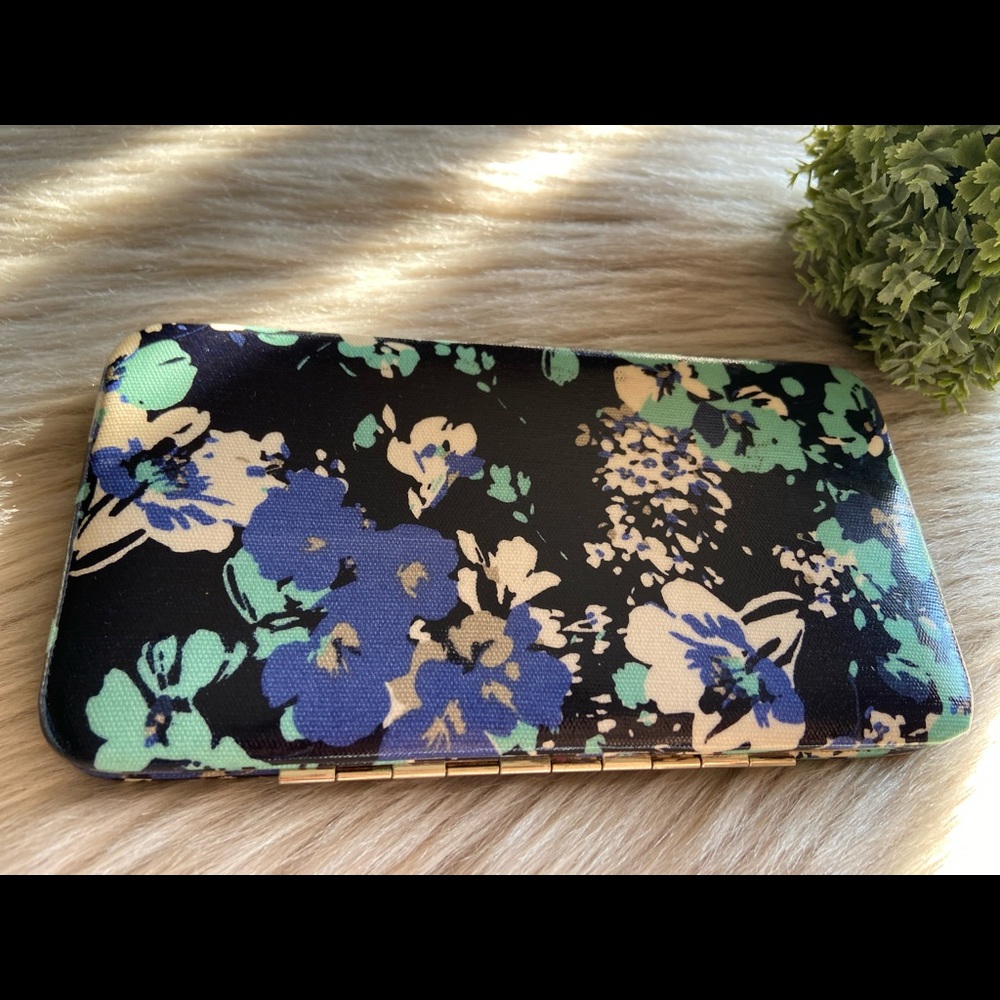 Hard Case Wallet